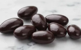 Almendras con chocolate oscuro - 250g