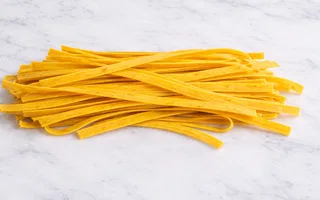 Pasta vegana artesanal 200g (Cúrcuma)