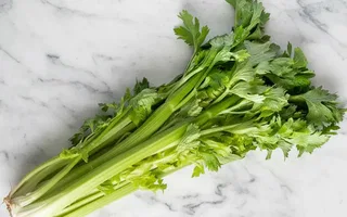 Apio libre de pesticidas (Kilogramo)