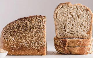 Pan Cuadrado Integral con Avena Masa Madre Congelado - Unidad